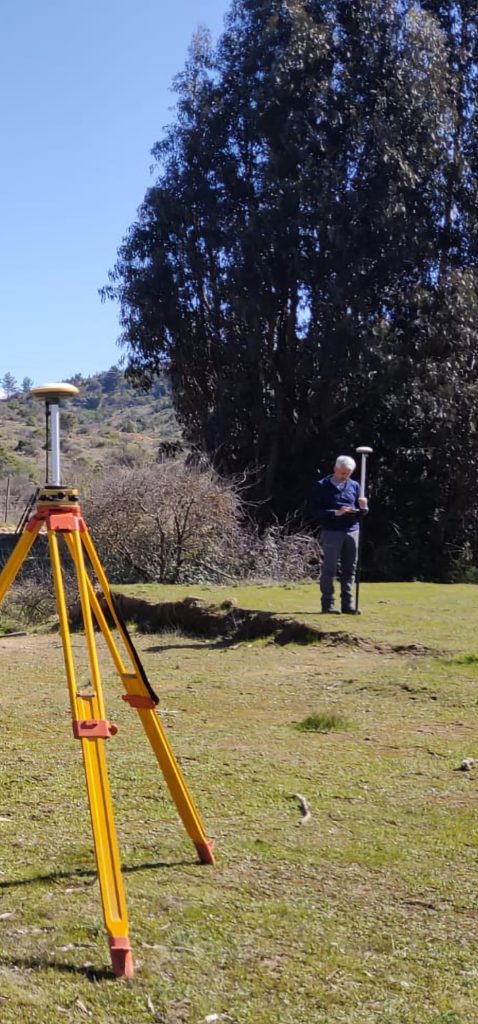 GeoColchagua realizando medición topográfica con GNSS en la Sexta Región